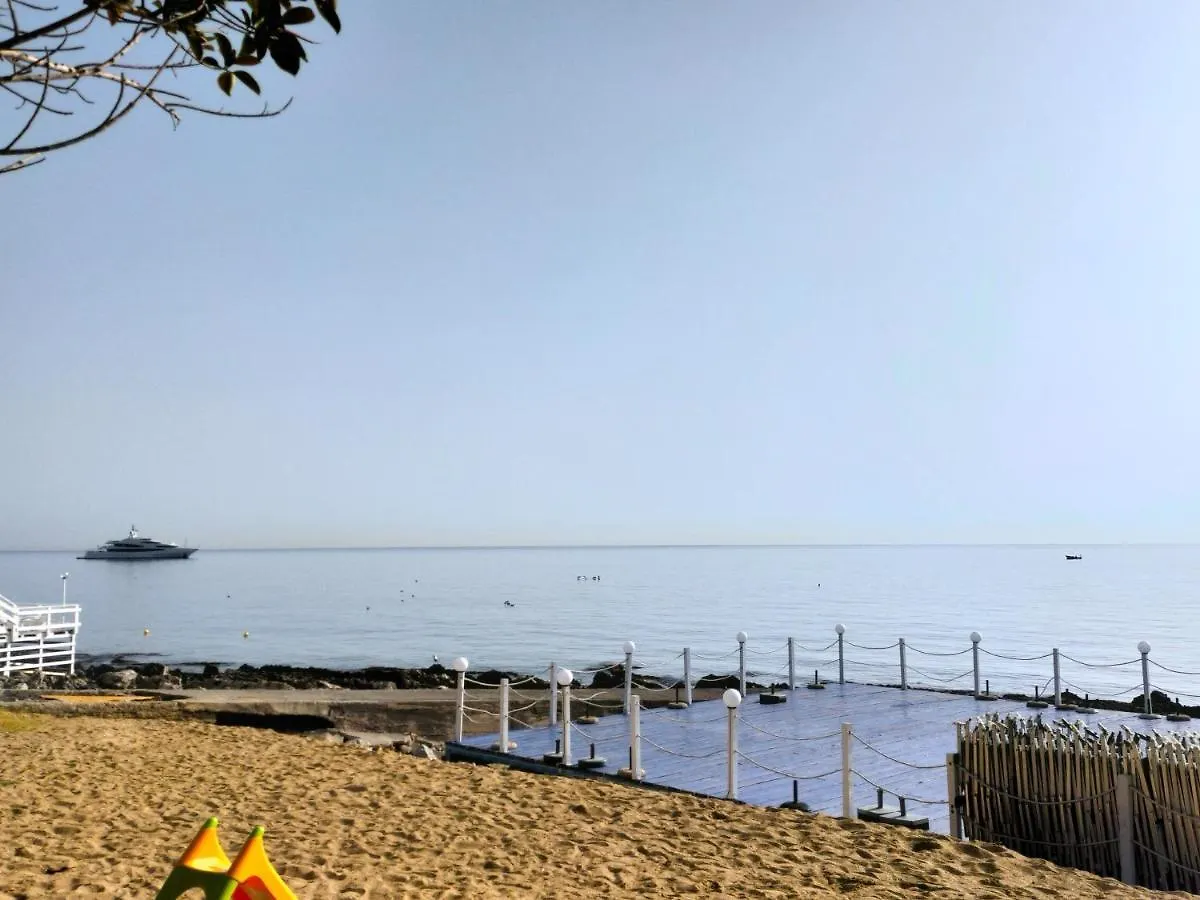 別荘 Villa Caterina モンデッロ